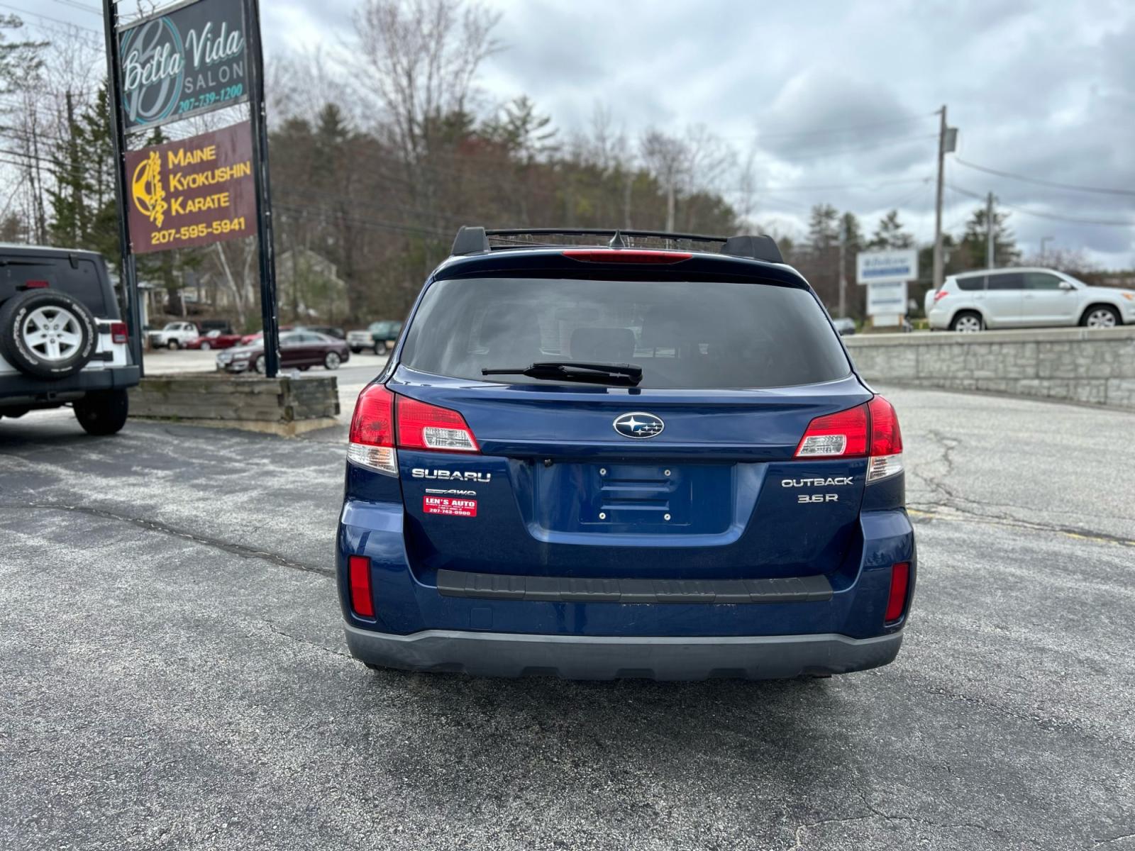 2011 Blue /Tan Subaru Outback (4S4BRDKC2B2) , located at 27 Main St., Norway, MD, 04268, (207) 743-0900, 44.199795, -70.530807 - Photo #3